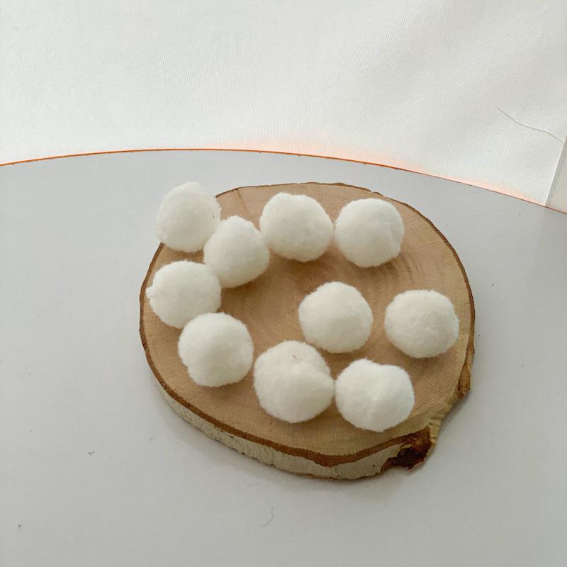 پوم پوم سفید