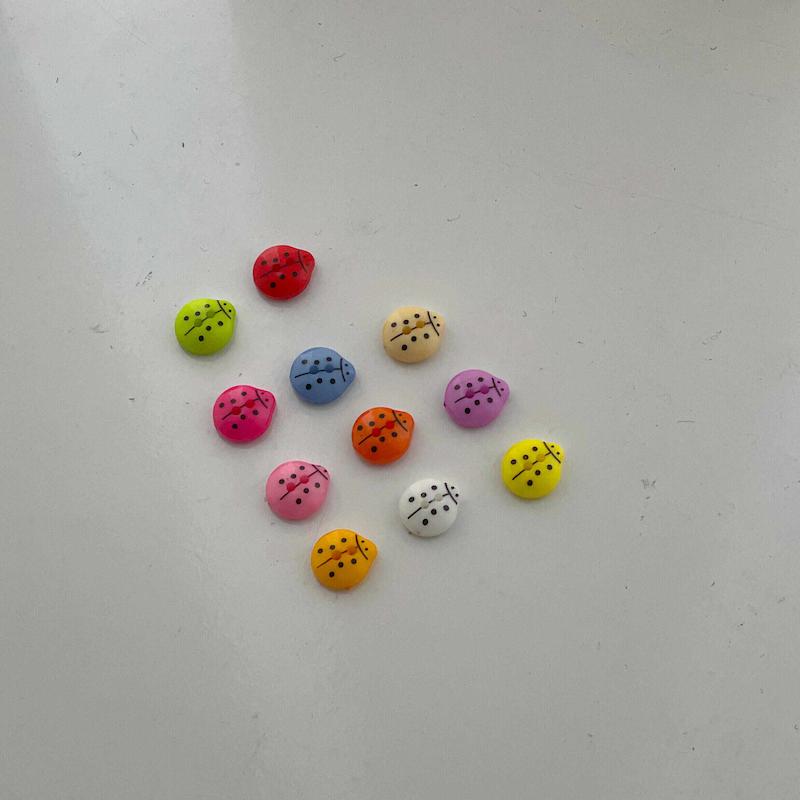 دکمه کفشدوزکی