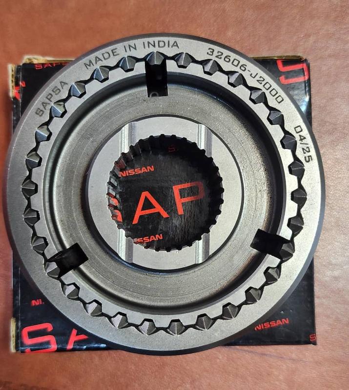 کشویی و مغزی 3و4  گیربگس نیسان 