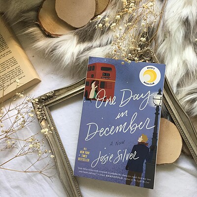 رمان انگلیسی One Day in December Reese's Book Club سبک کریسمس