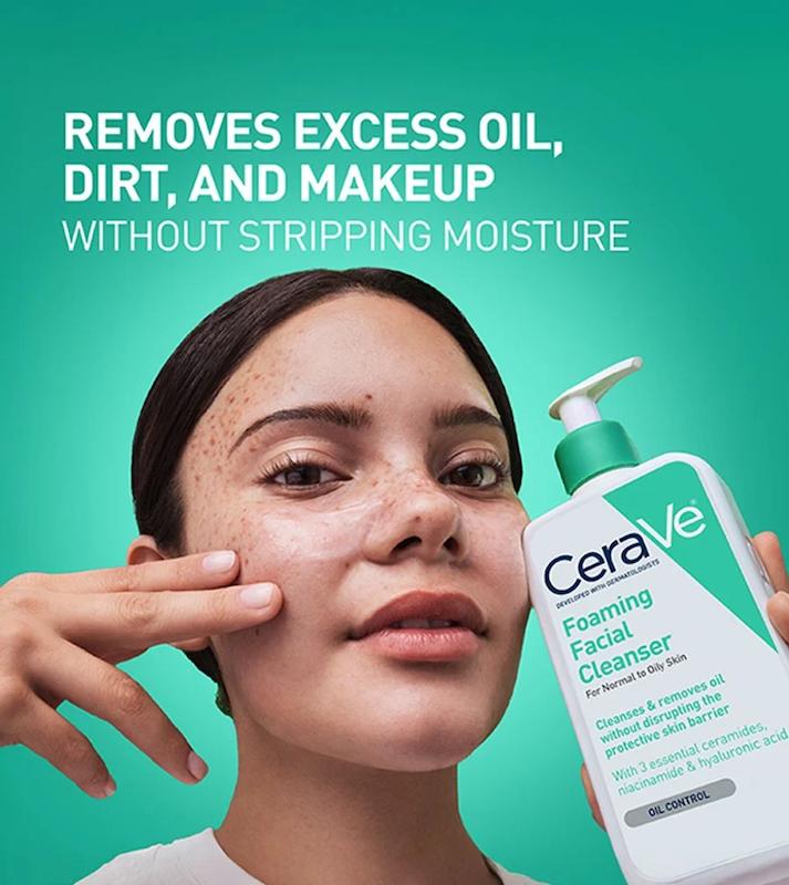 نحوه استفاده از ژل شستشوی فومی CeraVe برای پاک کردن چربی اضافی، آلودگی و آرایش صورت