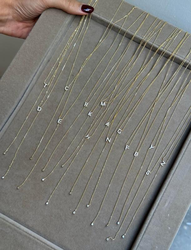 گردنبند حروف