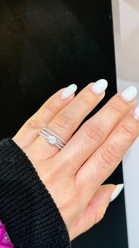 انگشتر حلقه و پشت حلقه