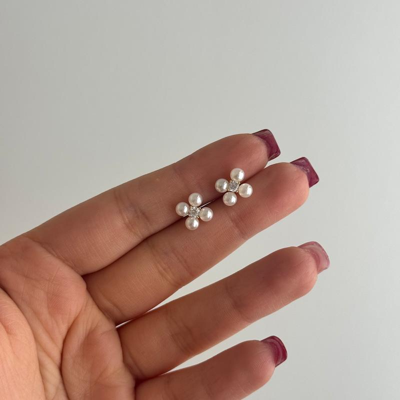 گوشواره میخی