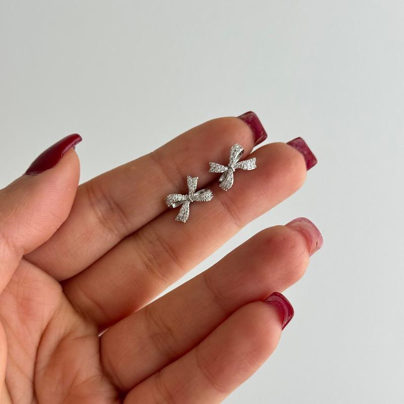 گوشواره میخی