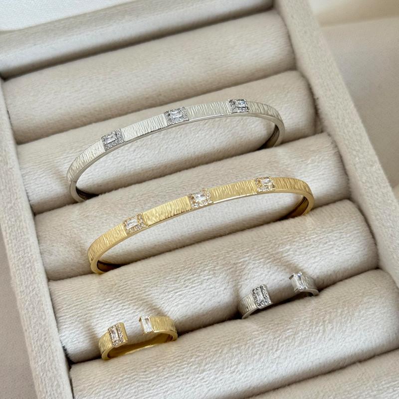 نیم ست دستبند وانگشتر