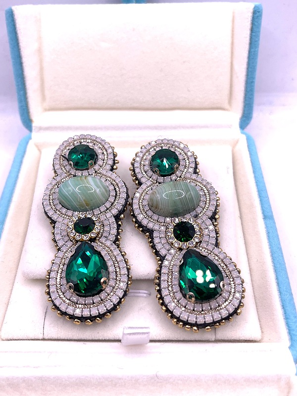 گوشواره کار دست