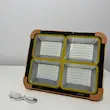 پروژکتور LED خورشیدی پنل‌دار مناسب حیاط و فضای باز