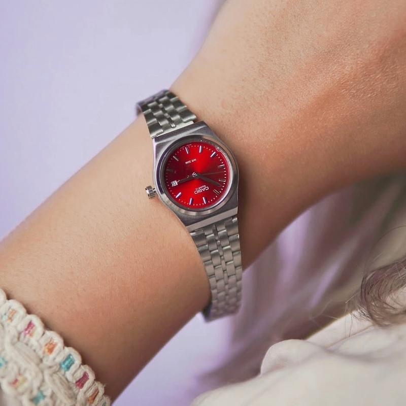 کاسیو کپی تقویم دار قرمز