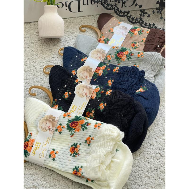 جوراب بلند گل‌گلی لبه چین کد 4335