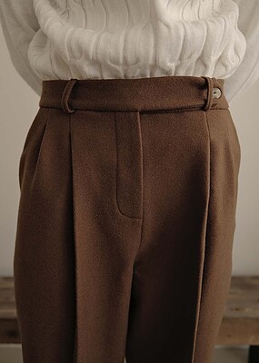 pleated pants 