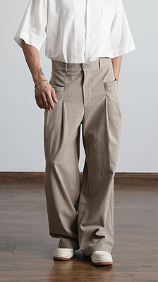 creamy big pocket trousers