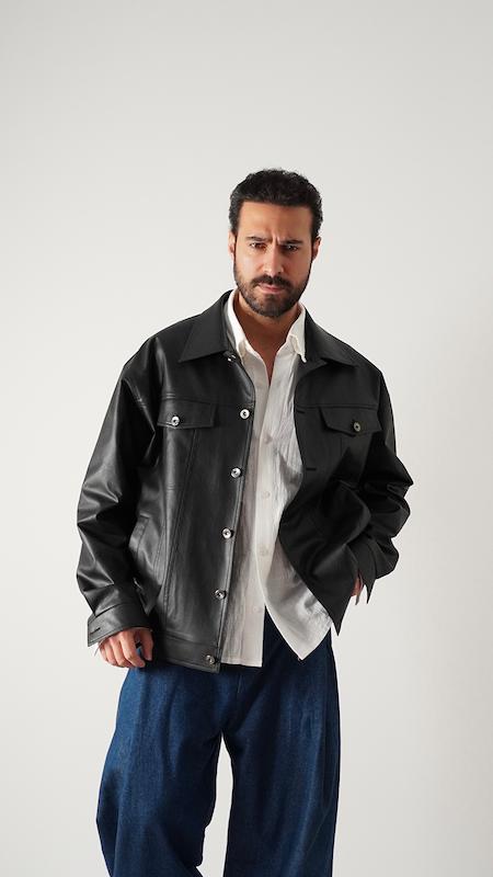  black leather jacket with pockets