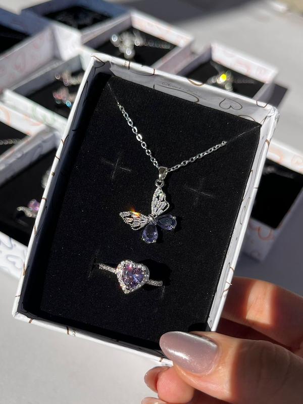 ست پروانه بنفش