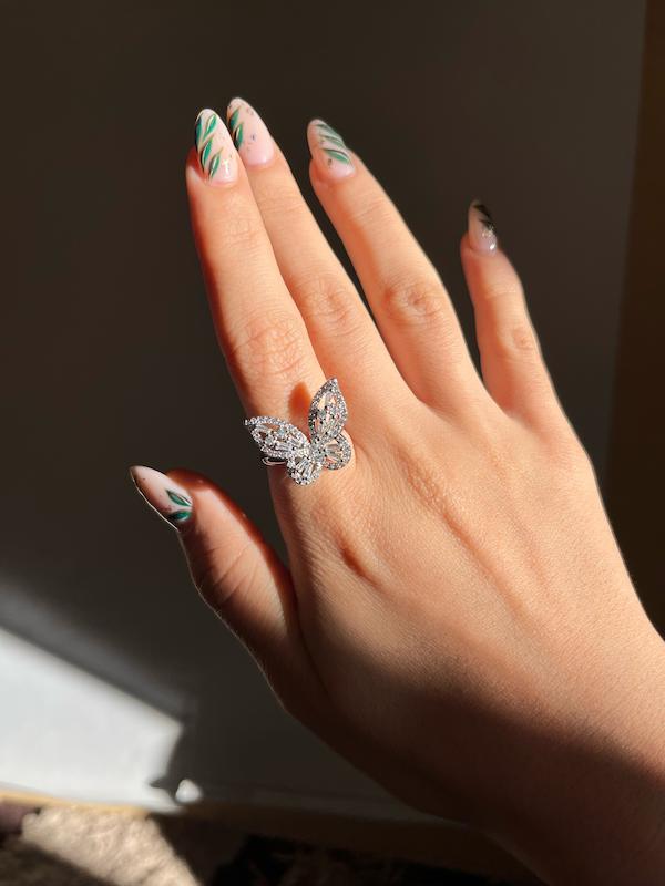 انگشتر پروانه