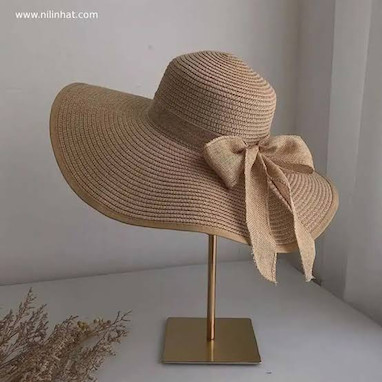 استایل تابستانی با کلاه ساحلی ساده؛ ۱۰ ایده شیک برای روزهای گرم