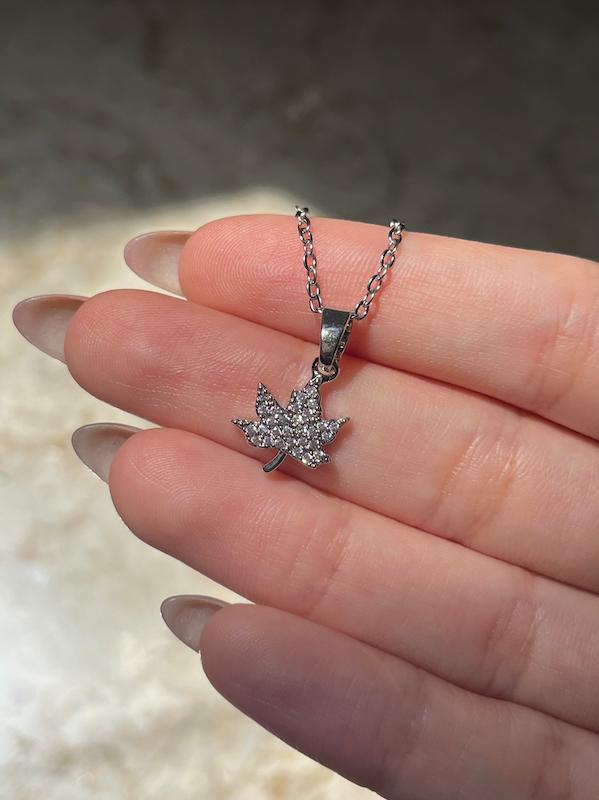 گردنبند سوارسکی برگ
