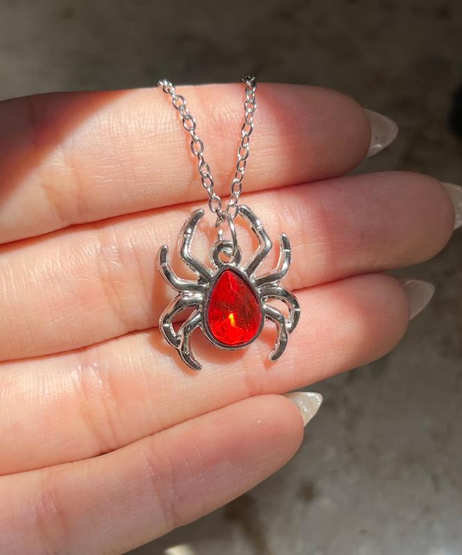 گردنبند عنکبوت 🕷️ 