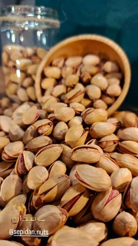 پسته دستچین احمدآقایی برشته /