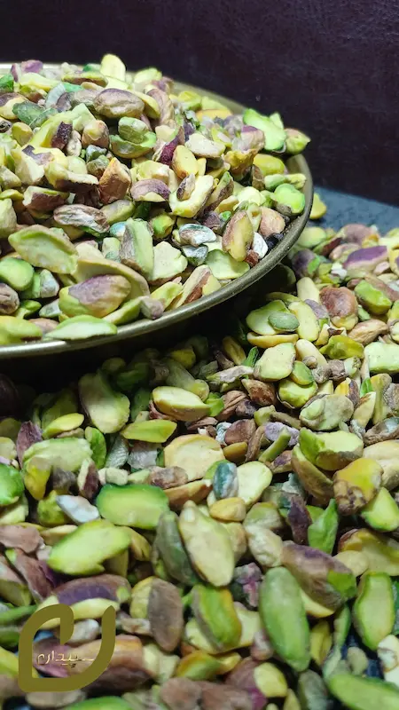 خرید و فروش مغز پسته (شکسته) سالم و بهداشتی سپیدان در بسته بندی 10 کیلویی /Broken pistachio kernels