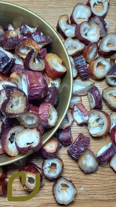 چیپس خرما مضافتی سپیدان/Mazafati date chips
