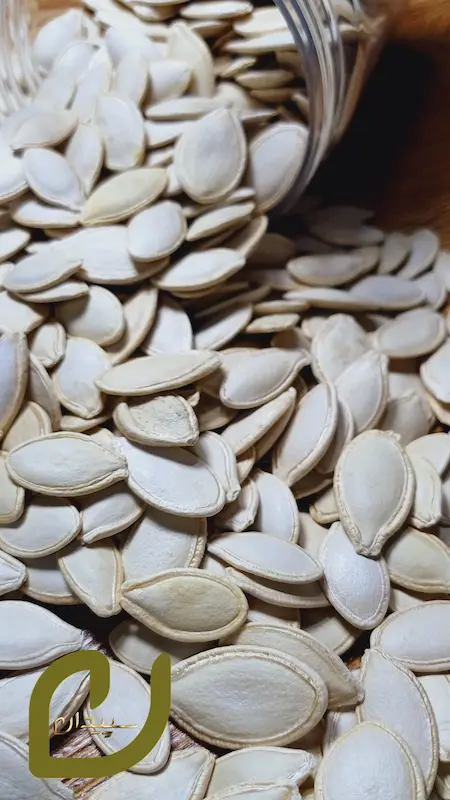 تخمه کدو گوشتی خام/Raw pumpkin seeds