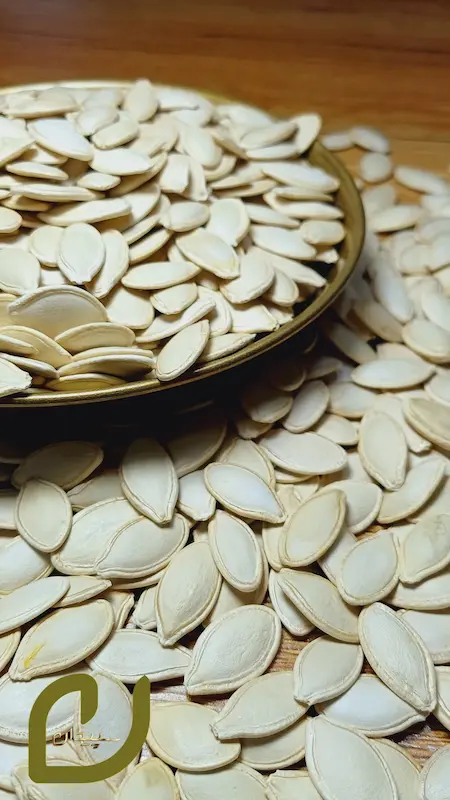 تخمه کدو گوشتی خام/Raw pumpkin seeds