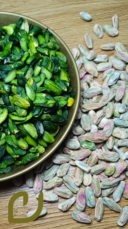 مغز پسته سبز دو پوست سپیدان ( green pistachio nuts).