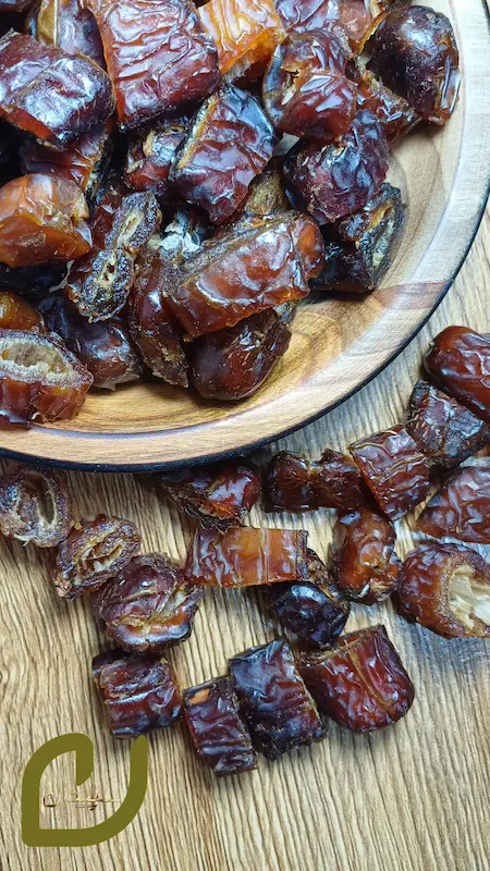 چیپس خرما پیارم/ piarom date chips