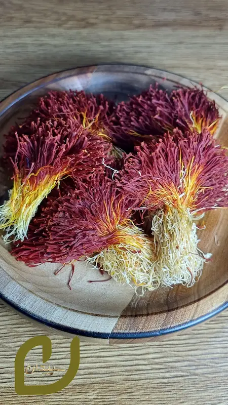 زعفران دختر پیچ 