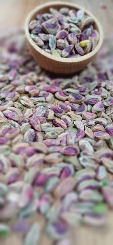 مغز پسته احمد آقایی خام