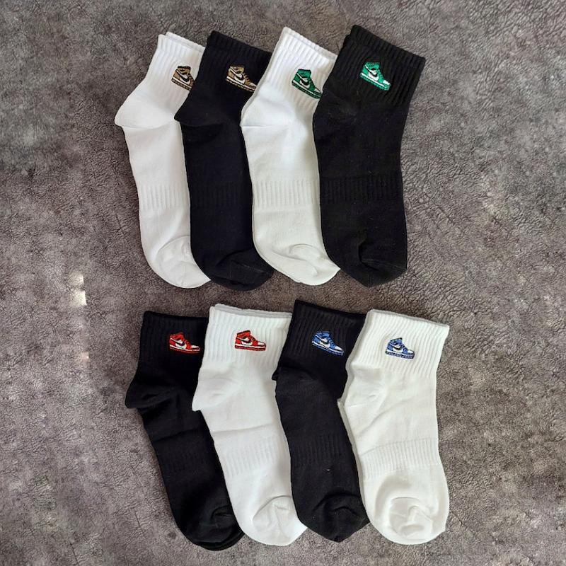 جوراب اسپرت نیم ساق گلدوزی جردن