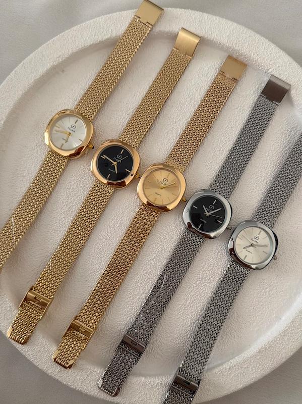 ساعت کلاسیک بند حصیری