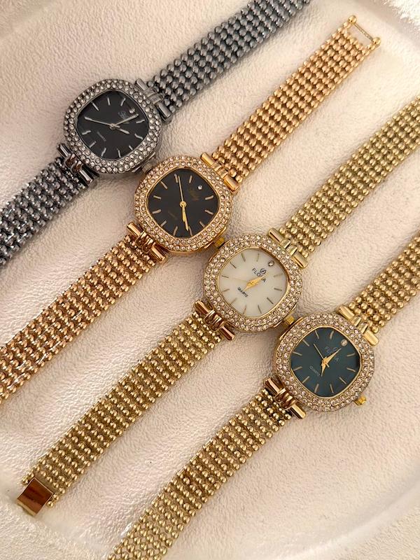 ساعت شرکتی دورنگین