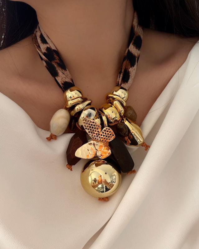 گردنبند طرح زارا پاییزی با اویز پروانه