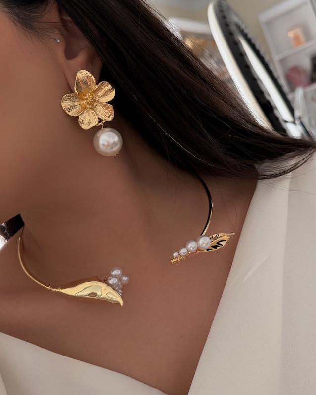 طوق فشن گل شیپوری مرواریدی