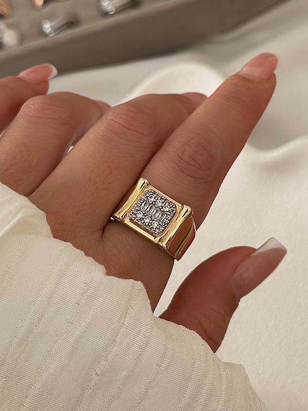 انگشتر مربع نگینی