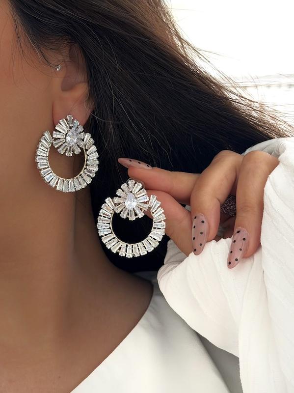 گوشواره نگینی نیم دایره چسبیده
