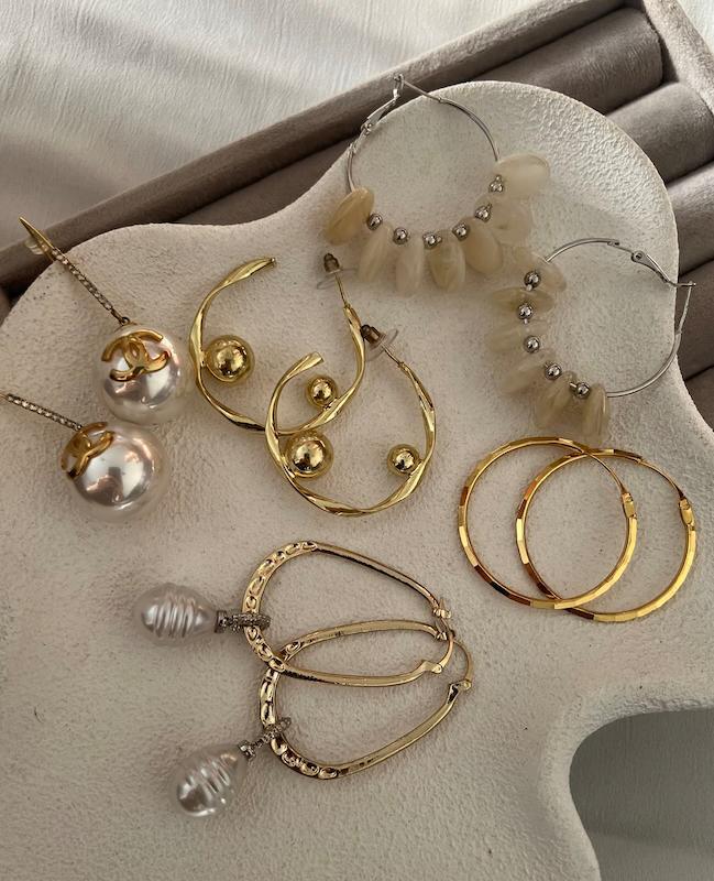 گوشواره های حلقه ای و مرواریدی