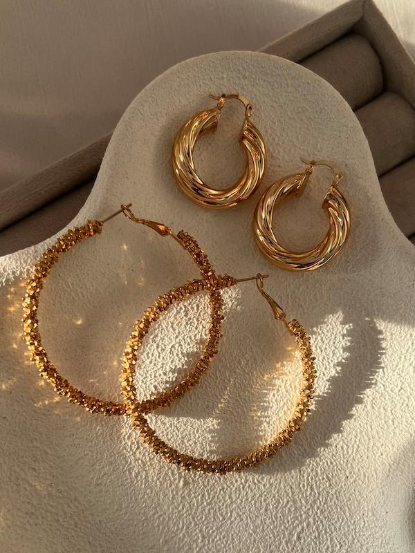 گوشواره حلقه ای و خاویاری
