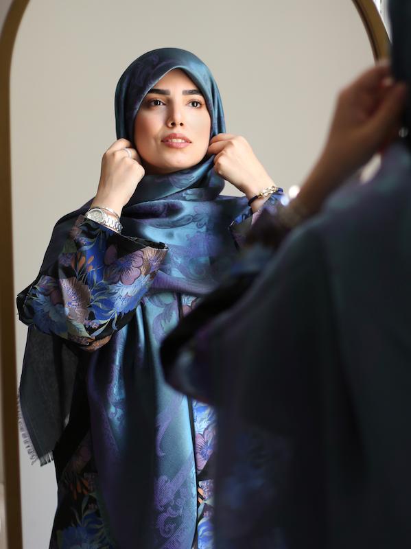 روسری‌ نخ ابریشم ورساچه