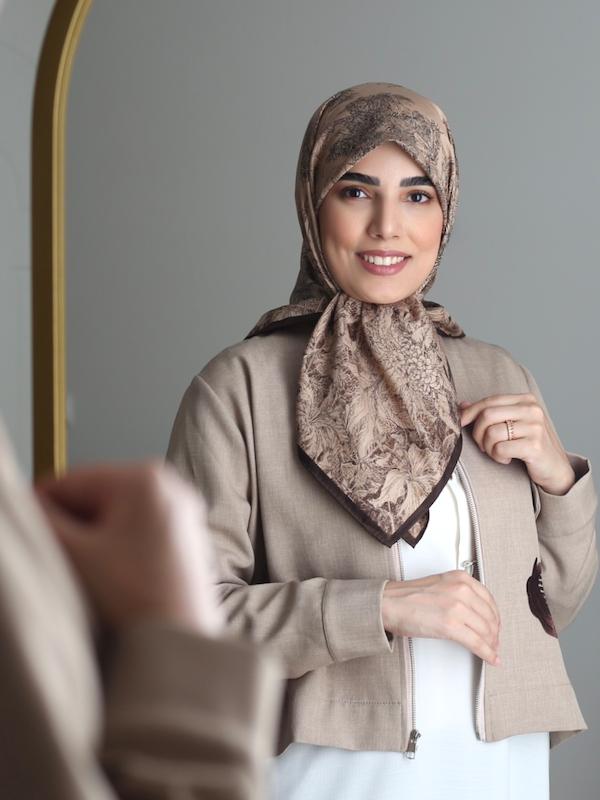 روسری ابریشم توییل جنگل نسکافه‌ای