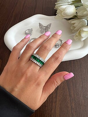 انگشتر سبز جواهری 