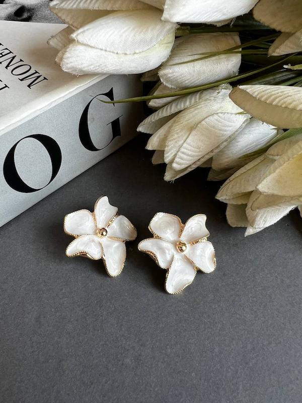 گوشواره مرواریدی 