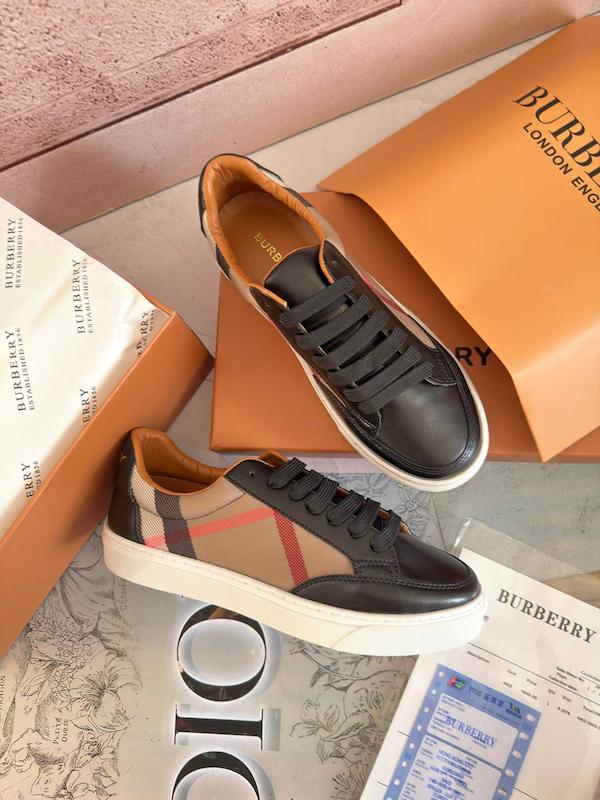  Burberry sneakers 