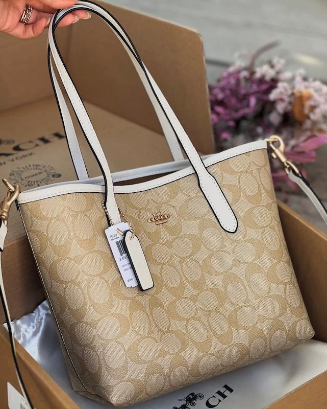 Coach medium tote