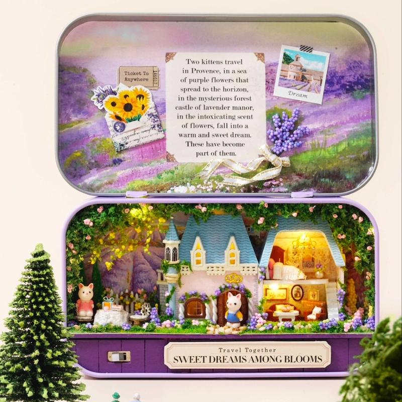 کیت دکور مینیاتوری جعبه فلزی طرح SWEET DREAMS AMONG BLOOMS