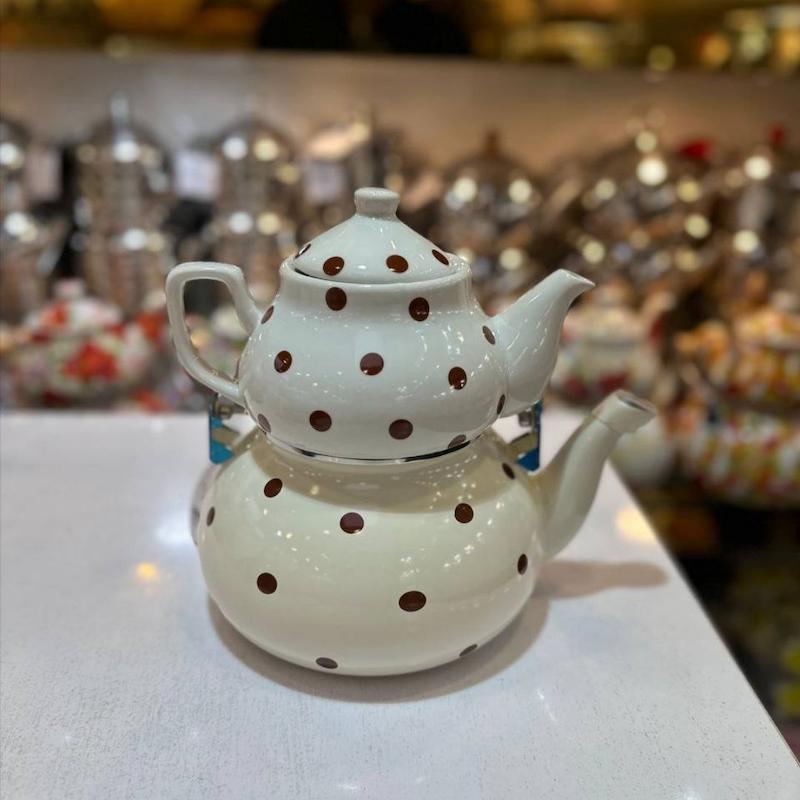 کتری قوری خالدار پر طرفدار برند میس رنگ کرم