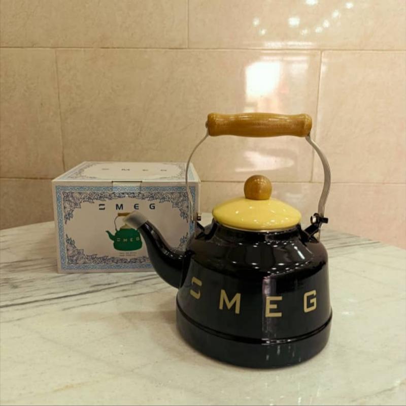 کتری تک لعابی اسمگ SMEG رنگ مشکی 