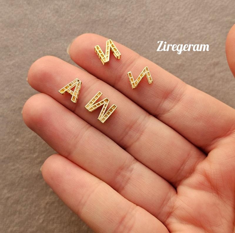 آویز حروف لاتین
